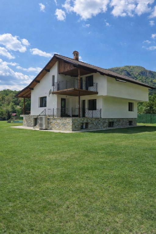 Къща за гости Брязово - B&B Ribaritsa