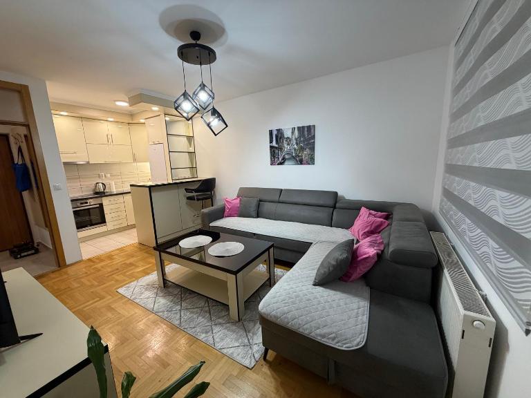 Apartment stan na dan Hilandarska - Ferienwohnung Lukavica