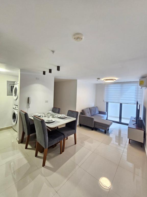 Apartamento de Dos dormitorios Cerca al metro - B&B Panama City