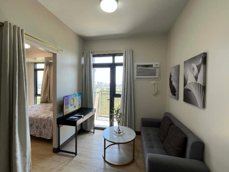 Gentry Manor WiFi TV&Balcony City View Near Okada NAIA - B&B Manila