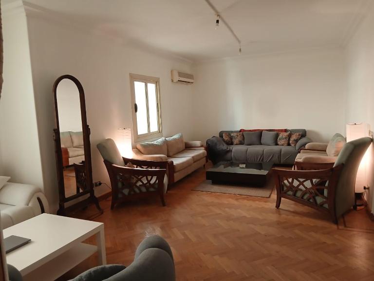 Double bedroom with balcony - B&B ‘Ezbet ‘Abd el-Ḥamîd
