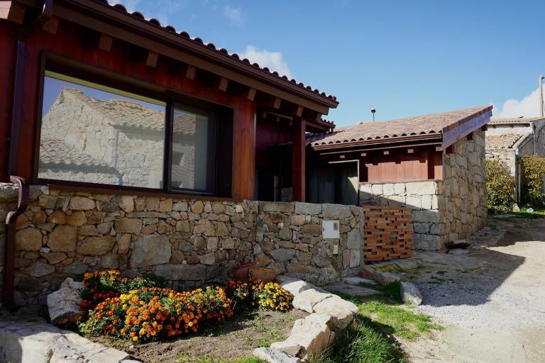Casas Rurales LA HUERTA DEL CURATO I - Chambres d'hôtes Tolbaños