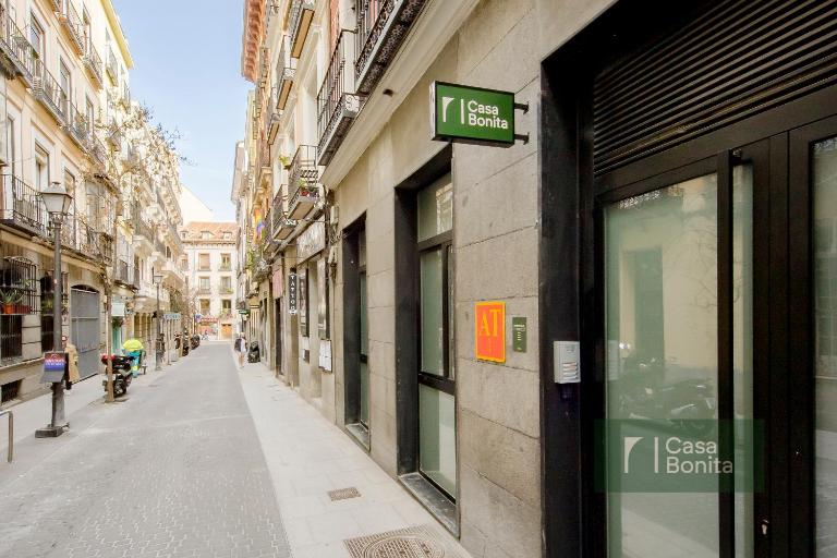 Tu Casa Bonita en Hernán Cortés - Bed and Breakfast Madrid