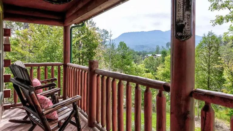Magic Mountain by Beyond Expectations w Views - B&B Sevierville