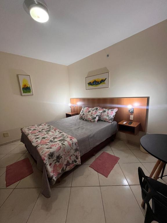 Suíte com varanda - Thermas Place - Caldas Novas - 5 pessoas - 12º andar - B&B Caldas Novas