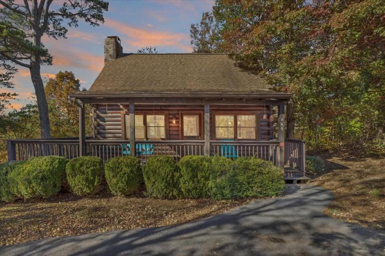 Firefly Holler by Beyond Expectations w Hot Tub - Ferienwohnung Pigeon Forge
