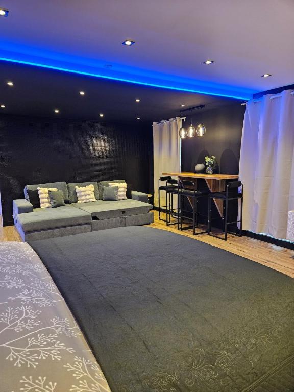 Appartement cosy avec Jacuzzi exterieur proche Lille - B&B Emmerin