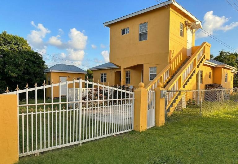 Trendy Apartment in The Tropics - Ferienwohnung Saint John's