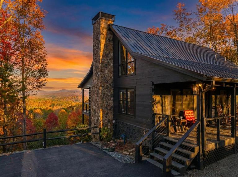 Top of the Mountain Breathtaking Views Hot Tub - B&B Blue Ridge