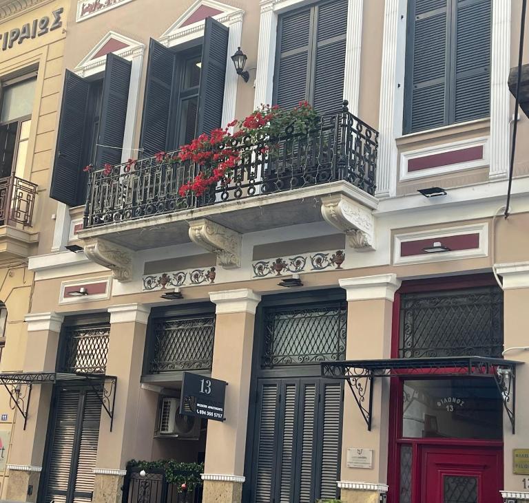 Near to the Port - Bed and Breakfast Piraeus