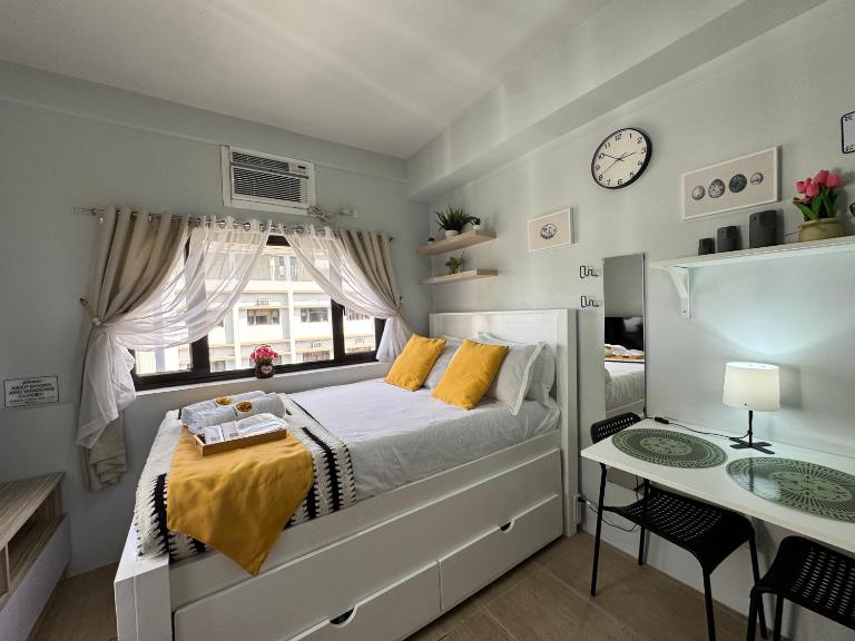 Studio City Comfort T4 - B&B Manila
