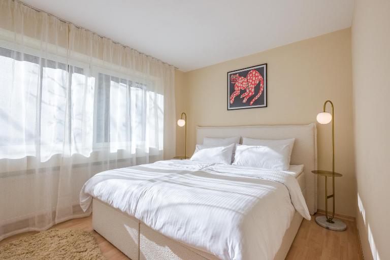 Valemi NEW Premium & Huge, 2Bathroom, SuperCentral, FreeParking, up to 8-16 Guests - Chambres d'hôtes Munich
