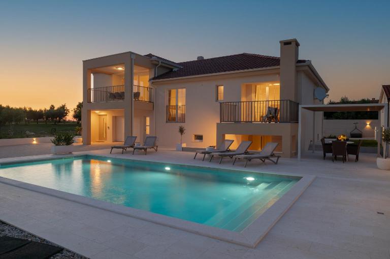 Villa Morus ZadarVillas - Bed and Breakfast Murvica