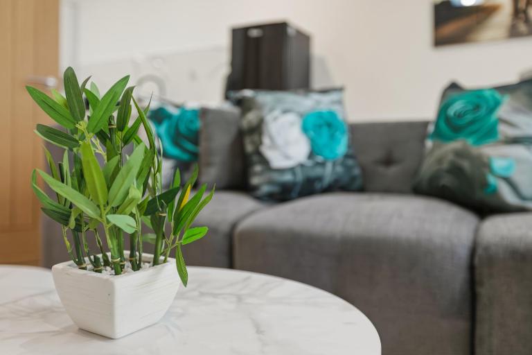 Luxury 3BR Haven for Family Getaways - B&B Stockport