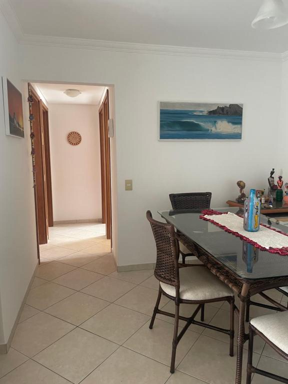 Caioba Comodoro - Apartamento com 3 Quartos a 1 Quadra da Praia - B&B Matinhos