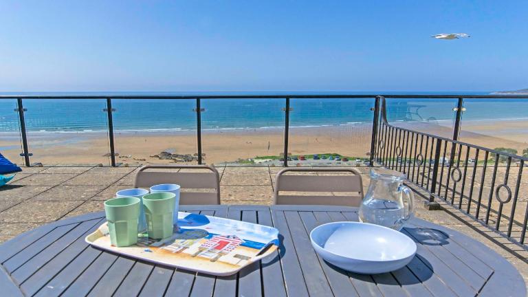 Apt 16 Seaviews Slps 5 Indoor Heated Pool - B&B Croyde