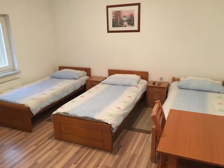 Rooms Dujlović - Bed and Breakfast Vojnić