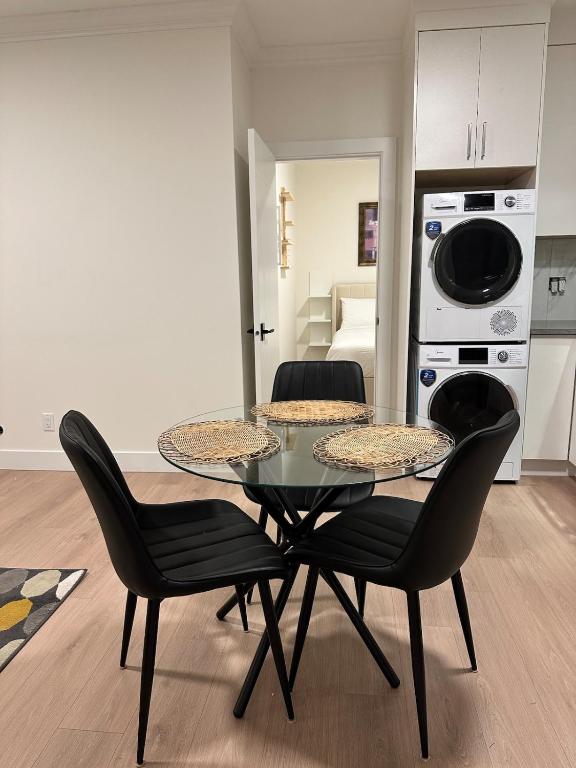 Cozy 2 Bedroom Suite in Burnaby - B&B Burnaby