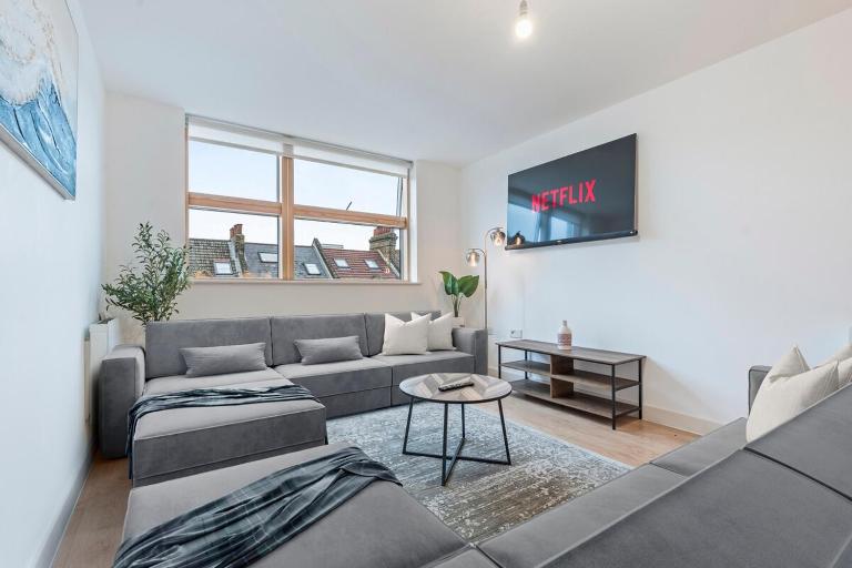 1BR Flat Sleeps 6 - 15 Mins to Central London - B&B Londra