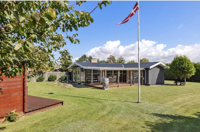 Close To The Beach With Outdoor Spa - Ferienwohnung Slagelse