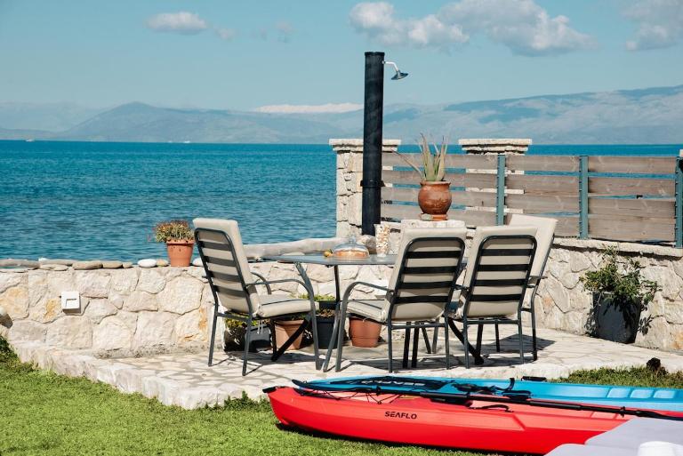 Sea Breeze Oasis (Tranquil Coastal Escape) - B&B Mólos