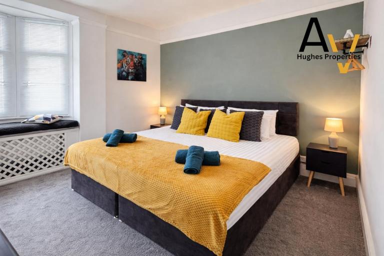 Church Stretton 2-Bed Apartment, Free WiFi & Parking By AV Hughes Properties - B&B Church Stretton