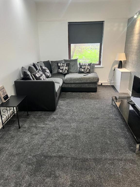 Lovely 2-bed flat, ideal for races, football, city - Bed and Breakfast Fazakerley