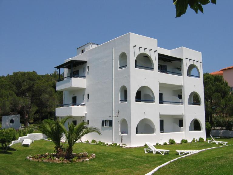Maistrali Studios Skiathos - Bed and Breakfast Koukounaries