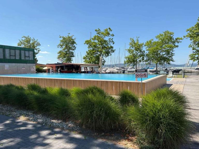 Apartment with Pool in Balatonlelle 55236 - B&B Balatonlelle