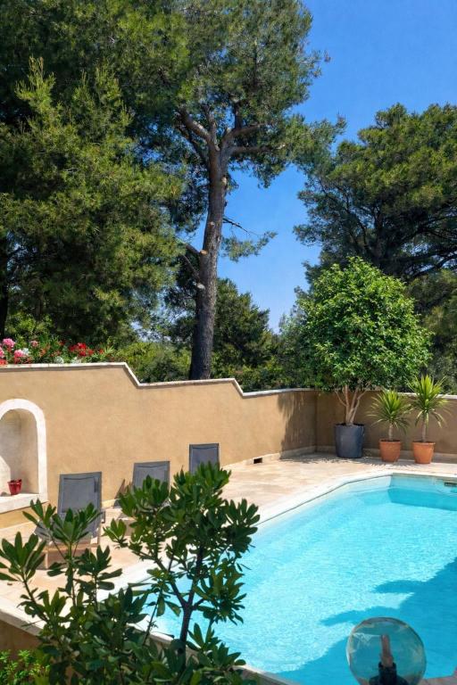 Villa Paradou au cœur des Alpilles - B&B Paradou