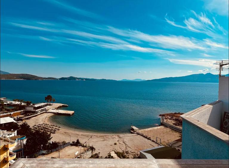 Eva - Panoramic Penthouse - Bed and Breakfast Sarandë