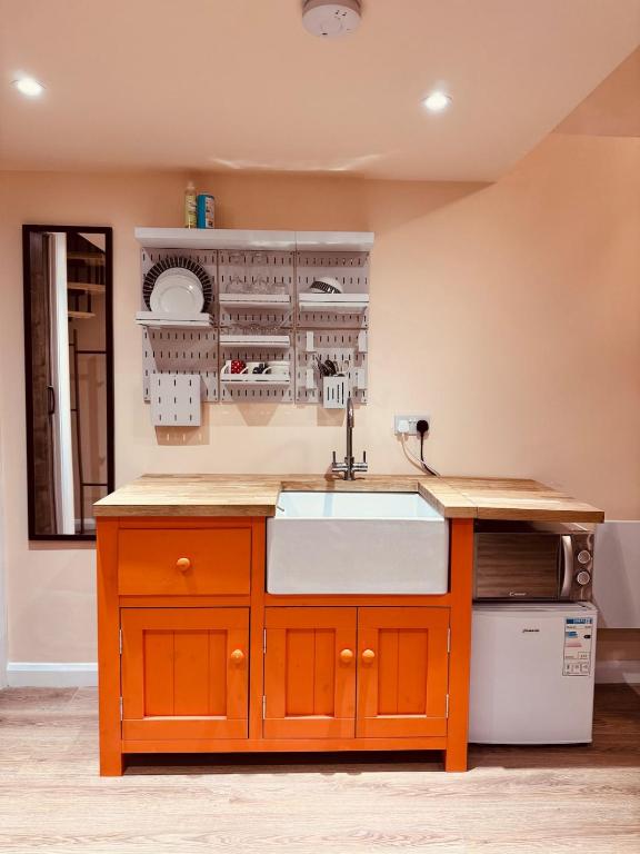 Golden Oak Guest House - B&B North Leigh