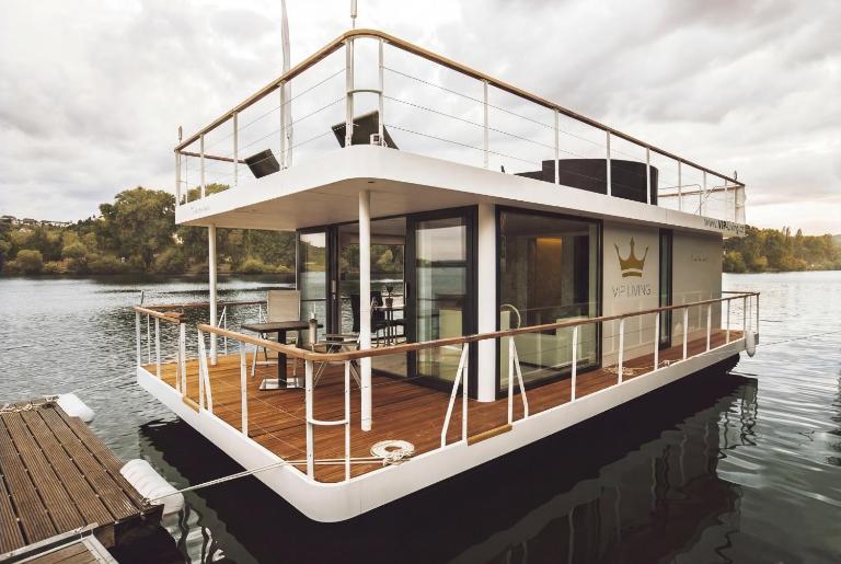 VIPliving Houseboat - B&B Praga