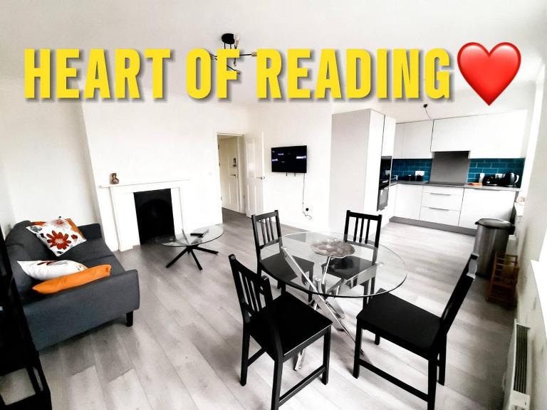Unique 2 Bedroom Flat in the Heart of Reading! - B&B Reading