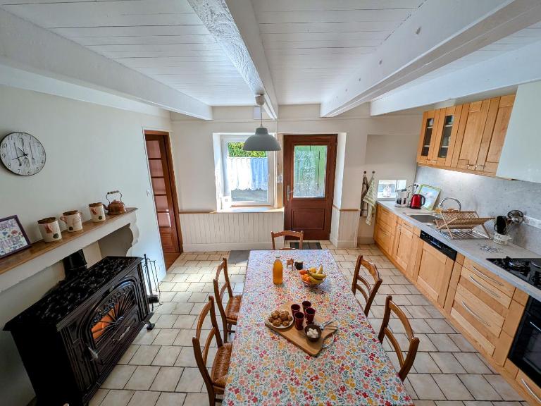 Gîte familial rénové avec jardin au cœur de la Vallée de la Saône - FR-1-583-467 - B&B Gourgeon