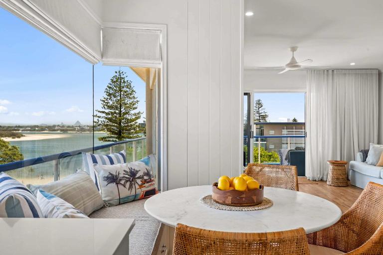 The Boardwalk - Oceanview Unit on Bulcock Beach - B&B Caloundra