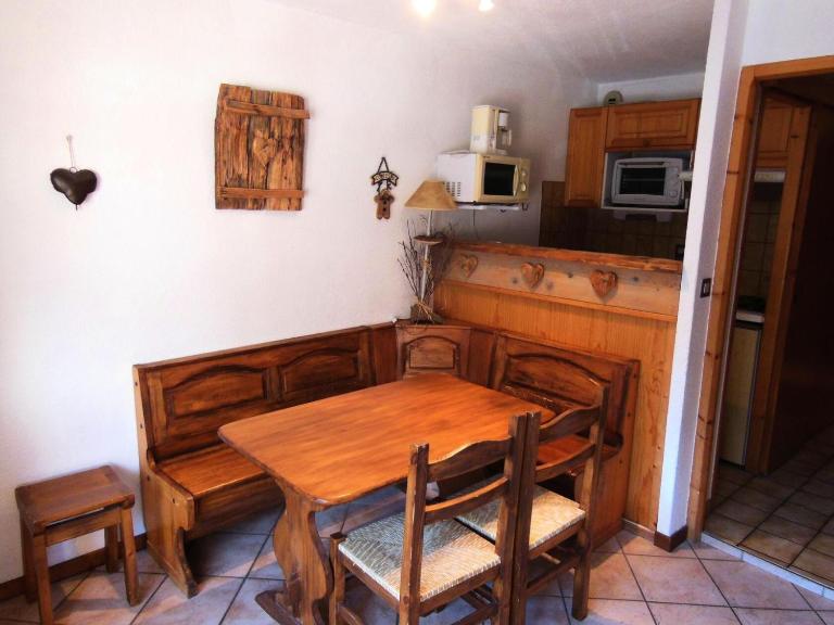 Résidence Le Centre - 2 Pièces pour 5 Personnes MAE-4826 - Bed and Breakfast Champagny-en-Vanoise