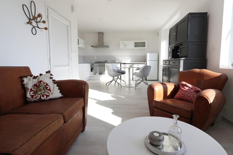 Apartment with enclosed garden, 2 bedrooms, 60 m2, everything within walking distance - Chambres d'hôtes Audierne