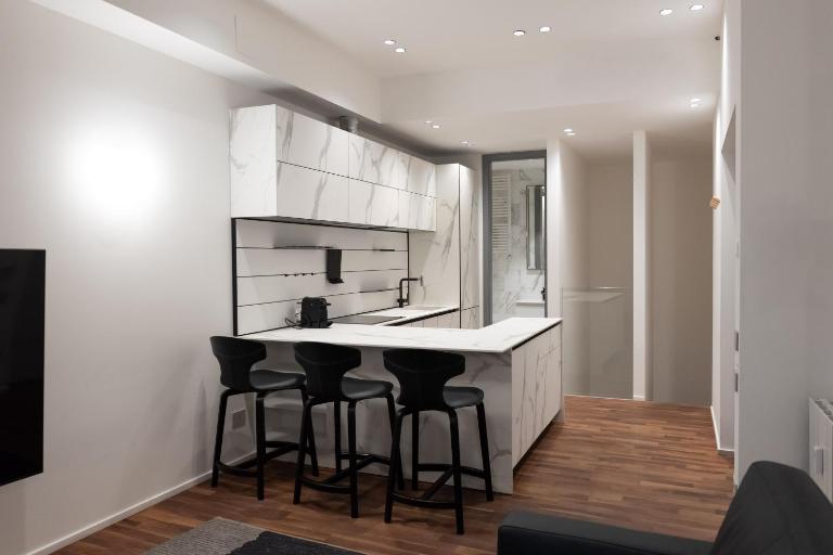 Luxury Apartment for 6 person in Duomo - Mirable PM - B&B Milan