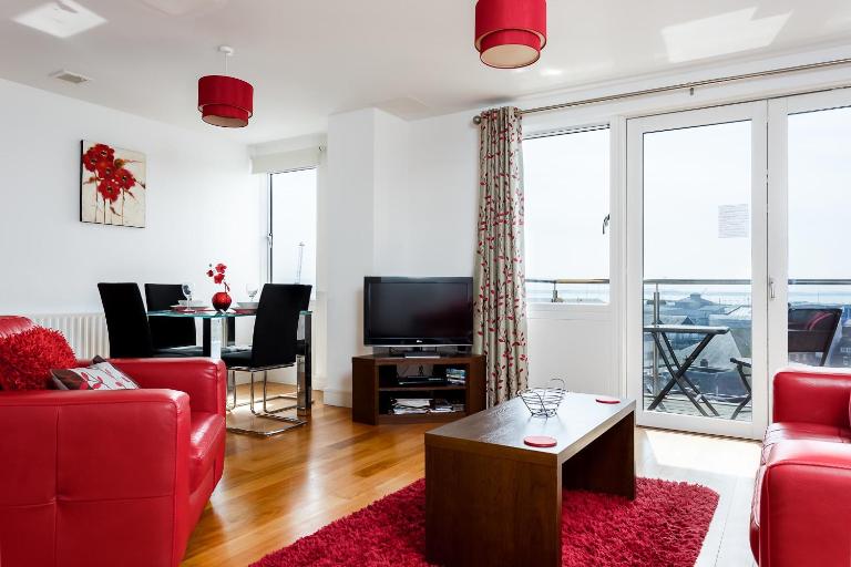 Purbecks - Superb views to Poole Harbour and Purbeck Hills - B&B Poole