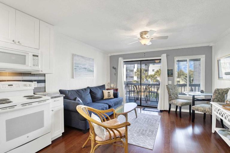Savannah Beach & Racquet Club 112A - B&B Tybee Island