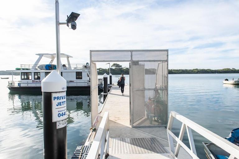 Waterscape Floating Apartment - B&B Augusta