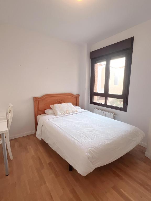 Alcobendas Cómodo y luminoso Un dormitorio - Bed and Breakfast Alcobendas