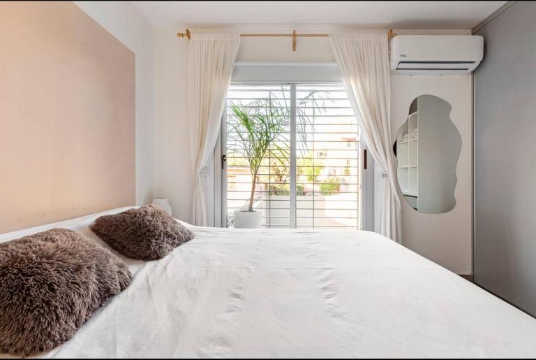 Departamento moderno en Mendoza centro con WiFi, aire y cocina completa - Bed and Breakfast Mendoza