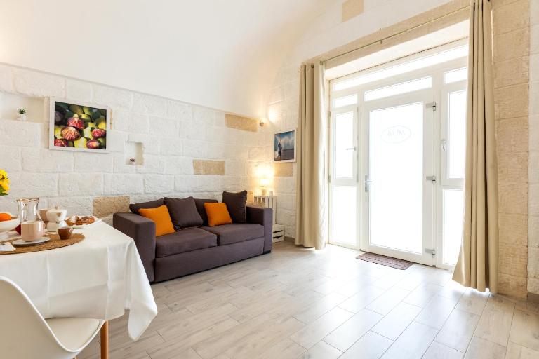 Casa Roma 78 Traditional Stone House in Monopoli Center - B&B Monopoli