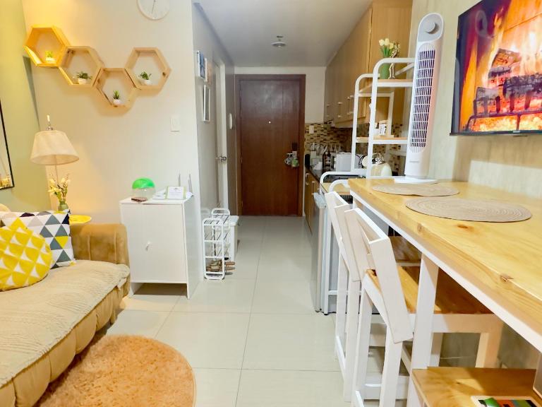 1-BR Near MOA & Airport w Netflix - Balai Teresita - B&B Manila