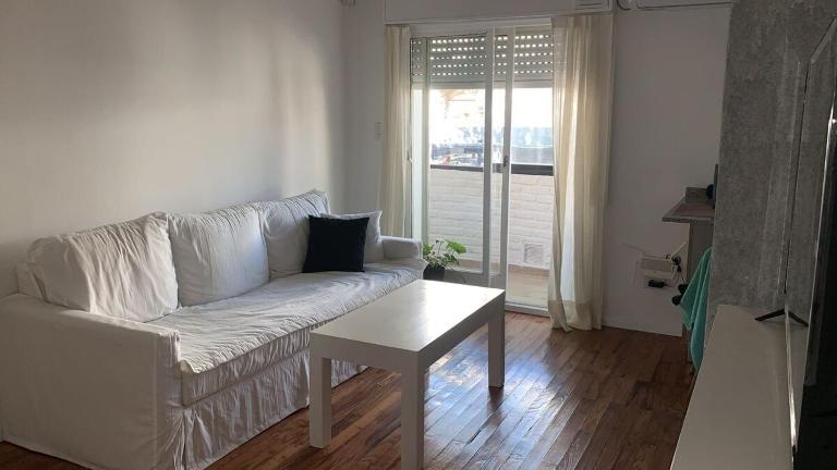 Depto en el corazón de Pichincha, bares y parque - B&B Rosario