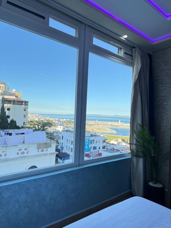 Grand appartement de lux vu mer au boulevard - Ferienwohnung Tanger
