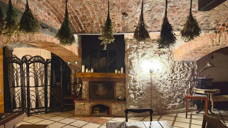 Witch House Apartment with Fireplace - Bed and Breakfast Riga