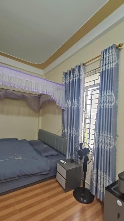 Phòng giường lớn có cửa sổ, cách chợ 500m - B&B Bắc Hà